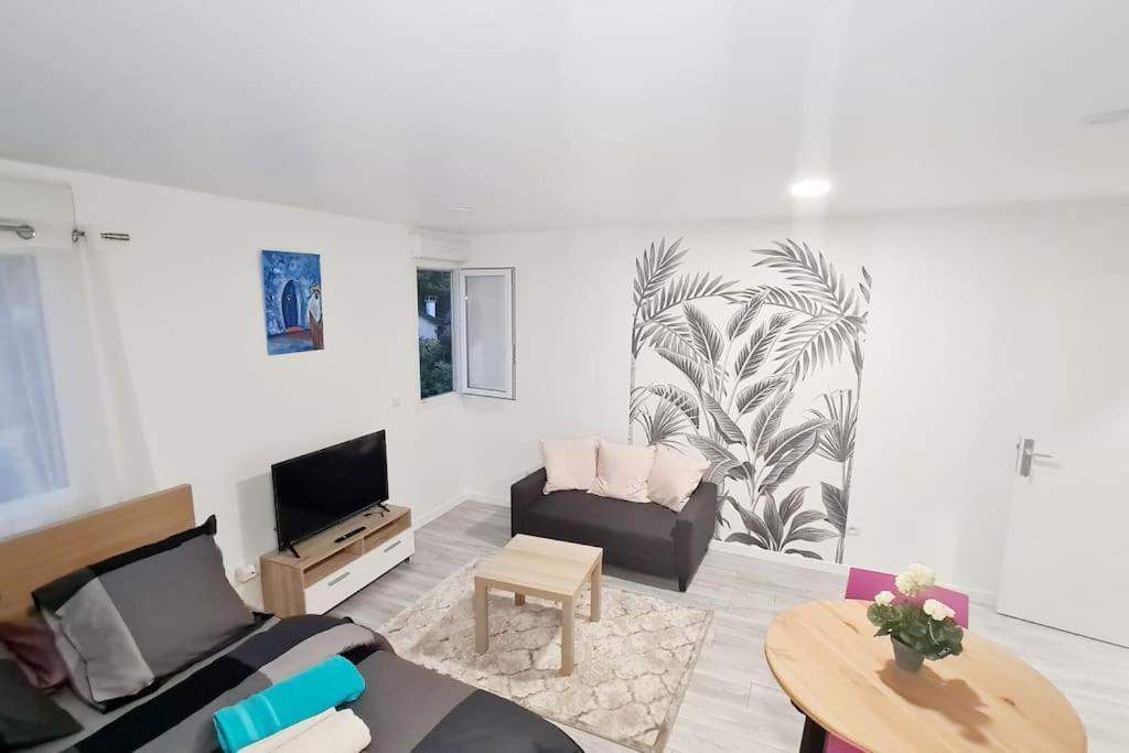 Appartement Tres Lumineux Et Calme. Sevran Buitenkant foto
